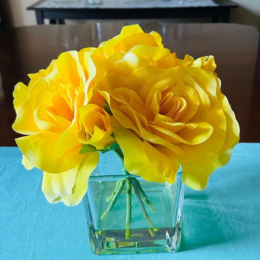 Yellow Rose Arrangement in Clear Glass Square Vase